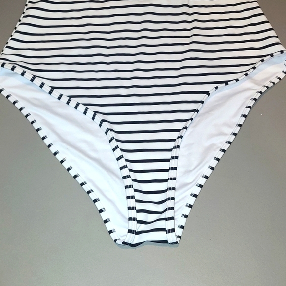 Swimwear 2 pcs Bundle - Picture 3 of 10